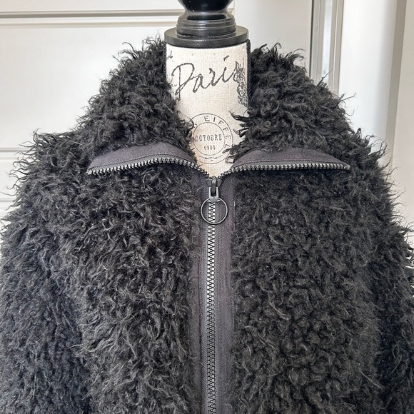 🎉 Free People Faux Fur Coat 🎉 - Picture 4 of 13